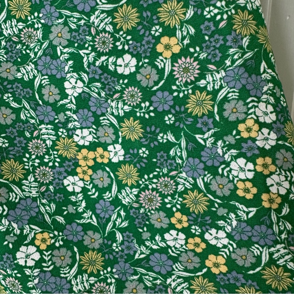 Max Studio Green Floral Blouse with Flutter Sleeves, Size M - Picture 4 of 7